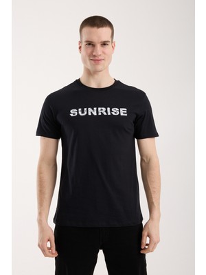 Maxi Modena Sunrise Urban Yazı Baskılı Erkek Tişört – Günlük Sportif Stil