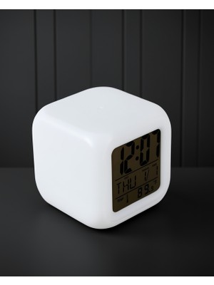 Astraltech Renkli LED Alımlı Dijital Küp Saat 8X8X8 cm