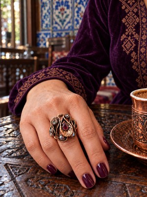 Nurnova 4170 Kızıl Rüzgâr – Kırmızı Damla Taşlı, Antik Bronz Tonlu Otantik Kadın Yüzük