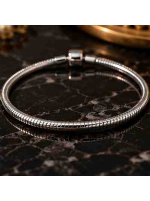 Xuping Paslanmaz Çelik Gümüş Renk Kadın Charm Bileklik – Yılan Zincirli, Boncuk ve Charm Uyumlu, Minimalist Silver Bileklik