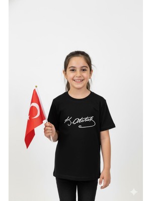 Şımarık Mojo Unisex Garson Çocuk Atatürk İmza Baskılı Kısa Kol T-shirt 2699 Siyah