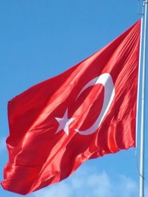 Parlak ve Canlı Kumaş, 200X300 Ebatlarında Türk Bayrağı