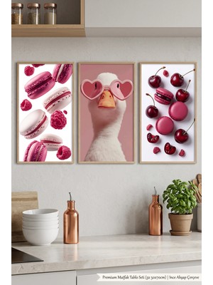 Doğal Ahşap Çerçeveli Pembe Tatlı Temalı Duvar Tablosu 3’lü Set Sevimli Ördek ve Makaron Desenli Modern Dekorasyon Kabartma Görünümlüdür