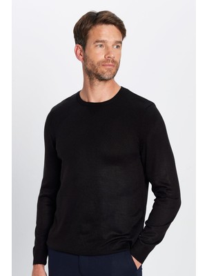 Tudors Erkek Slim Fit Dar Kesim Yumuşak Dokulu Tüylenmeyen Siyah Bisiklet Yaka Triko Kazak