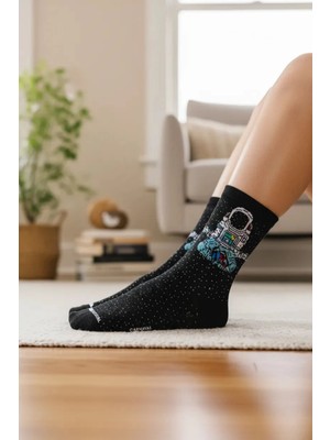 Can Moda Canmoda Meditasyon Yapan Astronot Desenli Çorap (36-44 Numaraya Uygun)