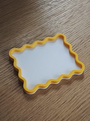 Mabelme Store 3D Baskı Dalgalı Kenarlı Iki Renkli Mini Tepsi Masaüstü Organizer Takı ve Anahtar Tepsisi 15 cm - Sarı Beyaz