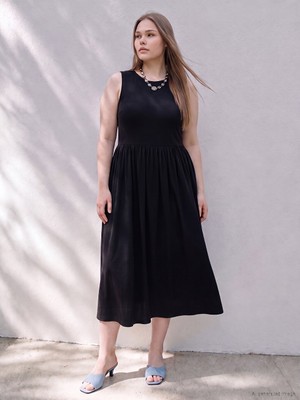 LC Waikiki Lcw Curve Siyah Büyük Beden Bisiklet Yaka Pileli Elbise
