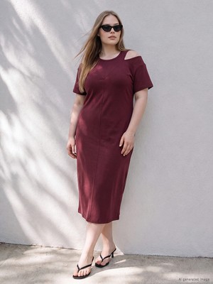 LC Waikiki Lcw Curve Bordo Büyük Beden Omuzları Pencereli Mini Elbise