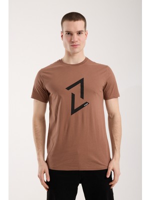 Maxi Modena Erkek Dinamik Grafik Sembol Baskılı T-Shirt - Kahverengi