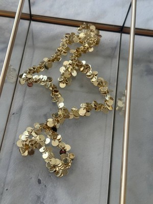 Esmeray Aksesuar Gold Renk Rodyum Kaplama Saçaklı Pul Detaylı Kolye Uzunluk 60 Cm. 65 Cm.