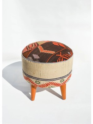 Kilim Co. Lucy Kilim Detaylı Ahşap Ayaklı Puf