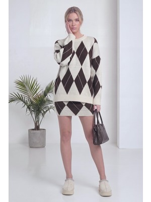 thezkscom Kadın Baklava Desenli Ikili Takım Oversize Triko Kazak ve Mini Etek Kahverengi, Lacivert