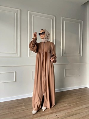 Berel Moda Tesettür Elbise Ferace Camel Ponçik Roba Detaylı Balon Kollu Dökümlü