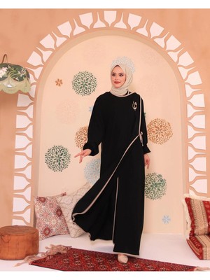 Berel Moda Tesettür Elbise Ferace Siyah Elif Vav Nakışlı Çıtçıtlı Biyeli Medine Ipeği