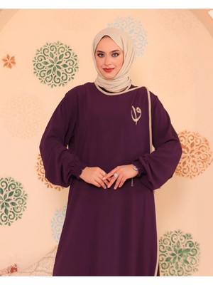 Berel Moda Tesettür Elbise Ferace Mürdüm Elif Vav Nakışlı Çıtçıtlı Biyeli Medine Ipeği
