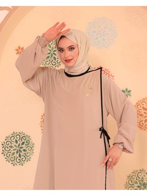 Berel Moda Tesettür Elbise Ferace Bej Elif Vav Nakışlı Çıtçıtlı Biyeli Medine Ipeği