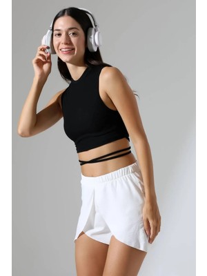 Berel Moda Kadın Şort Beyaz Beli Lastikli Önü Parçalı Aerobin Dokuma