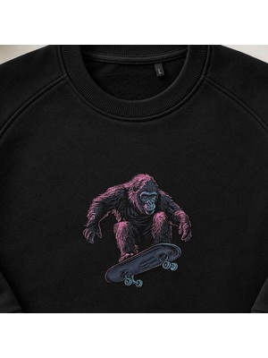 Kaykay Yapan Goril Nakışlı Bisiklet Yaka Sweatshirt Unisex