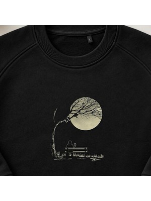 Ay Işığında Yalnız Adam Nakışlı Bisiklet Yaka Sweatshirt Unisex