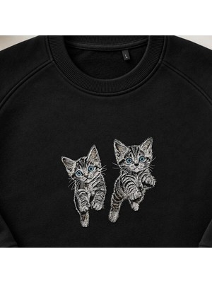 Oyuncu Zıplayan Yavru Kediler Nakışlı Bisiklet Yaka Sweatshirt Unisex
