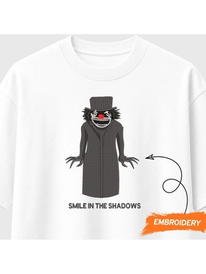 Smile In The Shadows Korku Karakteri Nakışlı Tişört Unisex %100 Pamuk