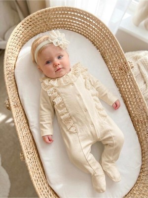 Bebila Baby Kız Bebek Mevlütlük Tulum Dantelli Bandanalı %100 Pamuklu Hastane Çıkışı Yenidoğan 2019