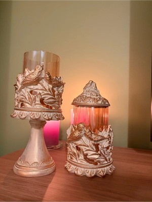 Hanlar Home Kuşlu Ayaklı ve Kapaklı Dekoratif Cam Mumluk & Şekerlik Seti – Krem Altın Varak Eskitme 2'li Şamdan & Kavanoz (27X12 cm & 23X12 Cm)