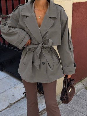 Moda Banuş Rüzgarlık, Kuşaklı Marina Füme Kısa Trençkot