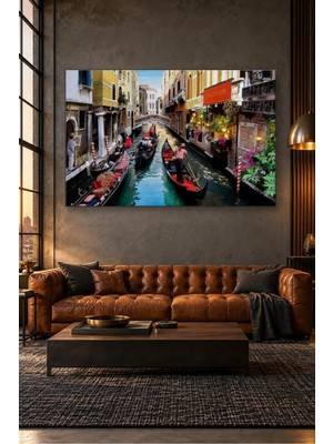 Fida Venedik Kanalında Çiçekli Trattoria ve Gondollar Canvas Tablo