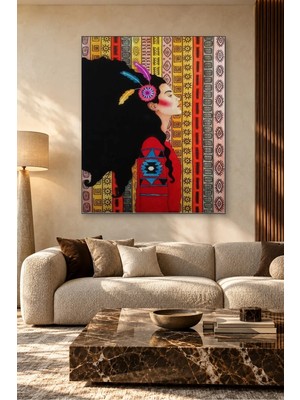 Fida Etnik Desenler Önünde Tüylü Saçlı Kadın Canvas Tablo