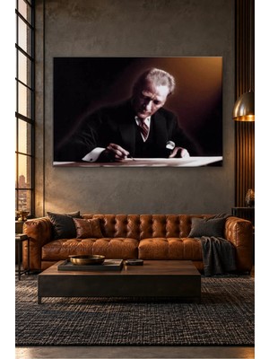 Fida Loş Işıkta Yazı Yazan Atatürk Canvas Tablo