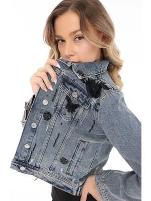 İnci Türkay Inci Türkay Kadın Tasarım Denim Ceket Taş Boncuk ve El Yapımı Çiçek Detaylı Slim Kalıp Mavi Kot Mont