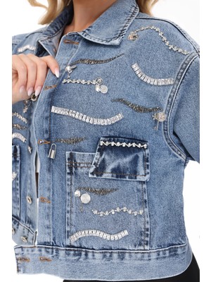 İnci Türkay Inci Türkay Kadın Tasarım Denim Ceket Metal Dikme Aksesuar ve Zincir Detaylı Mavi Oversize Kalıp Kot Mont