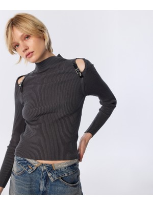 Twist Kemer Aksesuarlı Cutout Triko