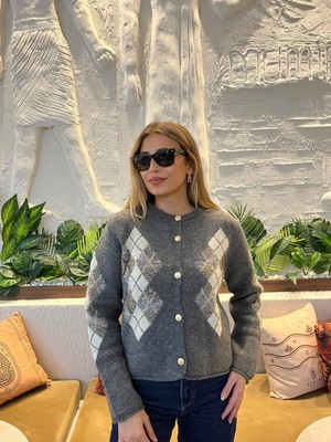 Nice Boutique Büyük Baklava Desenli Düğme Detaylı Kalın Hırka