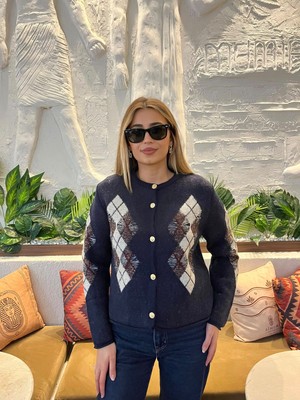 Nice Boutique Büyük Baklava Desenli Düğme Detaylı Kalın Hırka