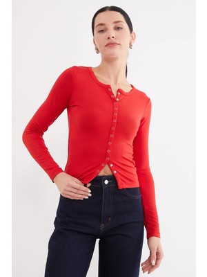 FullaModa Önü Çıtçıtlı Ribanalı Slim Fit Bluz