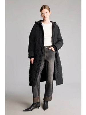DeFacto Regular Fit Kapüşonlu Kapitone Parka H4137AX26AU