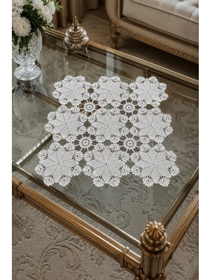 East West Trading El Yapımı Vintage Çiçek ve Dantel Işlemeli Dekoratif Çeyizlik 31X31 cm Sepha Örtüsü