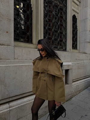 Miss Beyoğlu Kapor Detaylı Kemerli Kısa Trençkot - 4 Renk