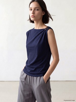 LC Waikiki Lcw Comfort Lacivert Kayık Yaka Metal Aplikeli Bluz
