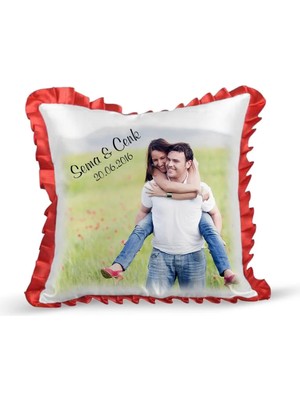 BK Gift Kişiye Özel Kırmızı Fırfırlı Saten Kare Yastık Kılıfı