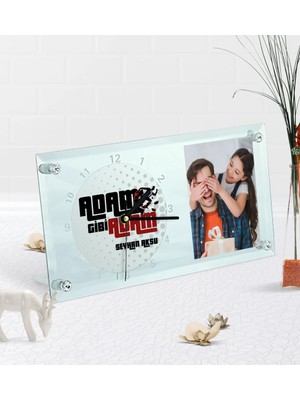 BK Gift Kişiye Özel Fotoğraflı Adam Gibi Adam Masaüstü Cam Saat