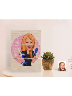 BK Gift Kişiye Özel Kadın Güzellik Uzmanı Karikatürlü Otantik Masaüstü Ahşap Palet Çerçeve-2