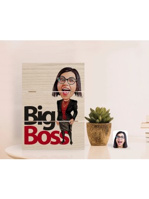 BK Gift Kişiye Özel Kadın Big Boss Karikatürlü Otantik Masaüstü Ahşap Palet Çerçeve-2