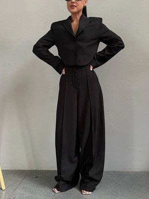 Miss Beyoğlu Crop Blazer Ceket ve Bol Paça Pantolon Takım - 3 Renk
