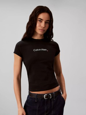 Calvin Klein Kadın Slim Fit Esnek Pamuklu Yuvarlak Yaka Simli Kalp Logo Baskılı Siyah T-Shirt LV047H835G-UB1