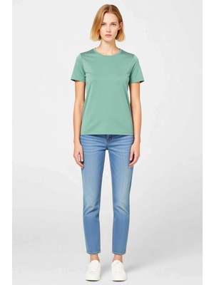 Ersefa Kısa Kollu Bisiklet Yaka Likralı Slim Fit Kadın Tişört Günlük Body Kesim Basic Sade Tasarım