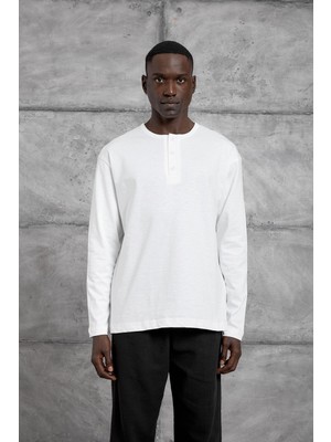 Nomarc Beyaz Düğmeli Oversıze Sweatshırt