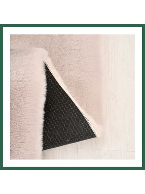 Vintessy Vıntessy Youdayhomecollection Tavşan Poly Peluş Halı Model Oturma Odası Halısı · Ebat: 160X235 BZS01
